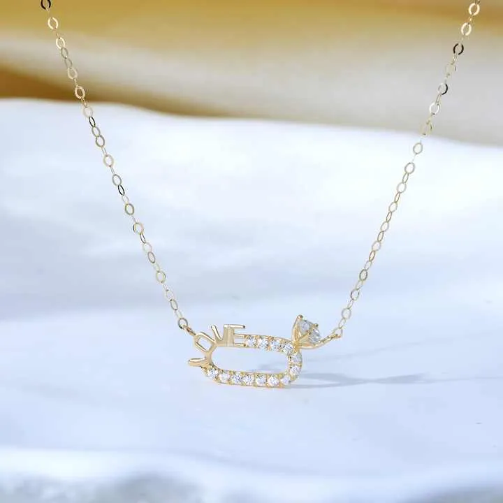 قلادة نسائية بسيطة وساحرة من الذهب الصلب Simple and charming solid gold women's necklace