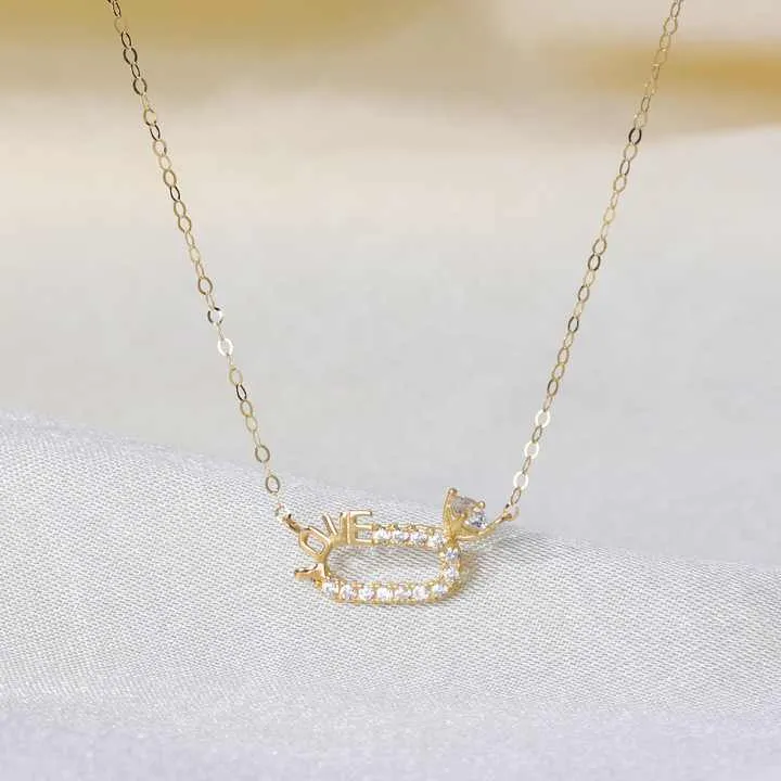 قلادة نسائية بسيطة وساحرة من الذهب الصلب Simple and charming solid gold women's necklace
