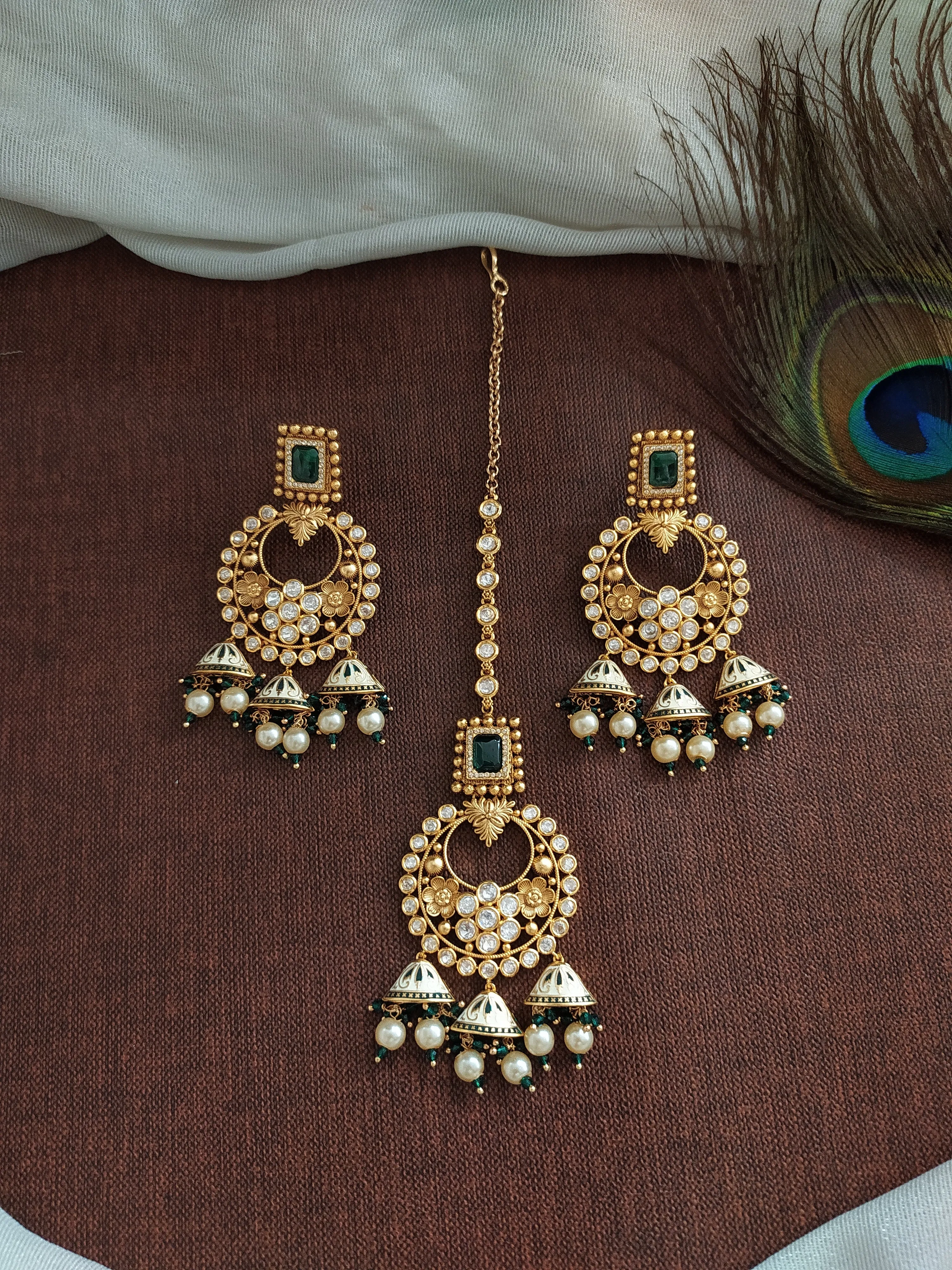 Antique Kundan Bridal Choker Set – Floral Design in Green and Baby Pink