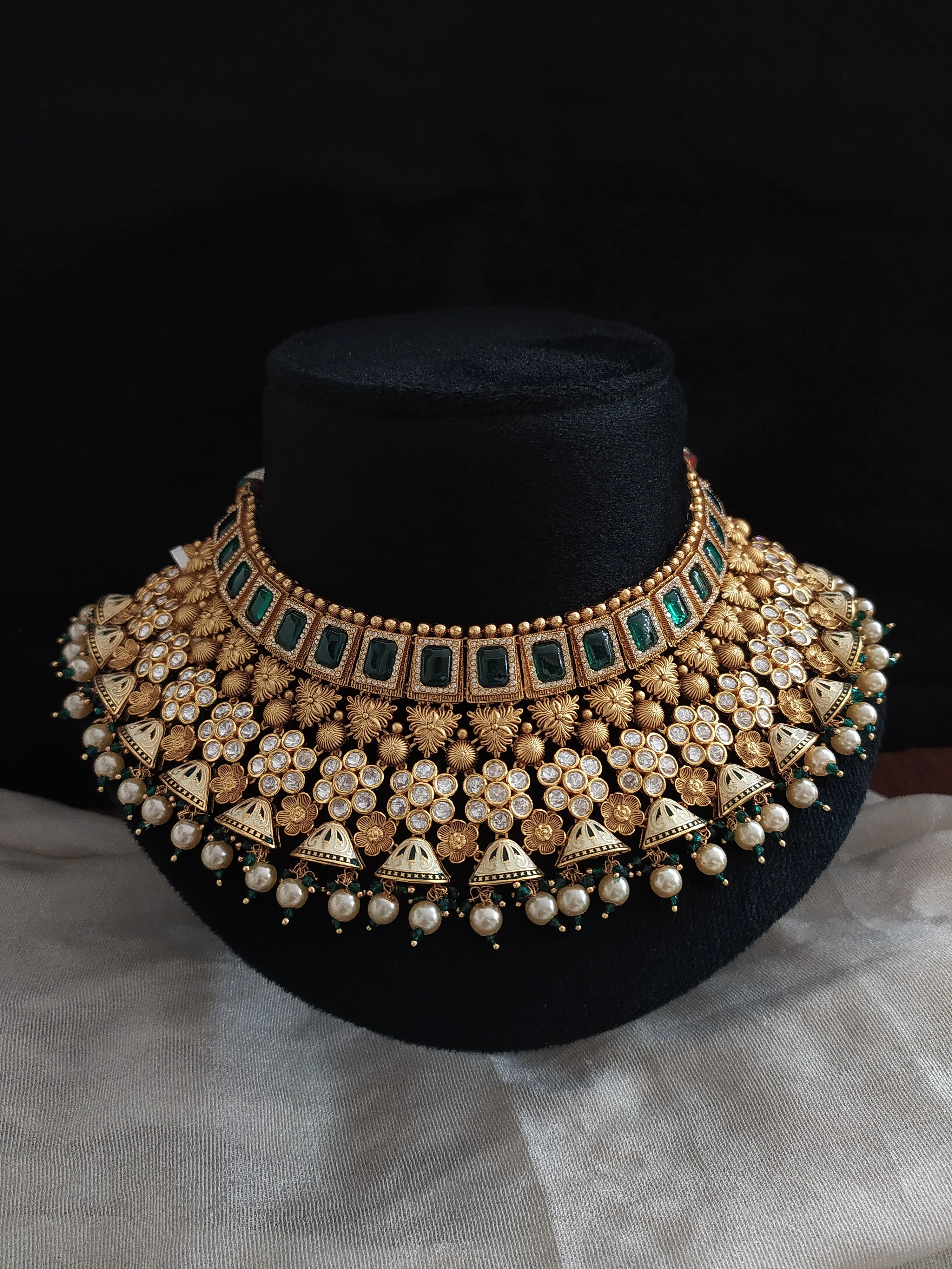 Antique Kundan Bridal Choker Set – Floral Design in Green and Baby Pink