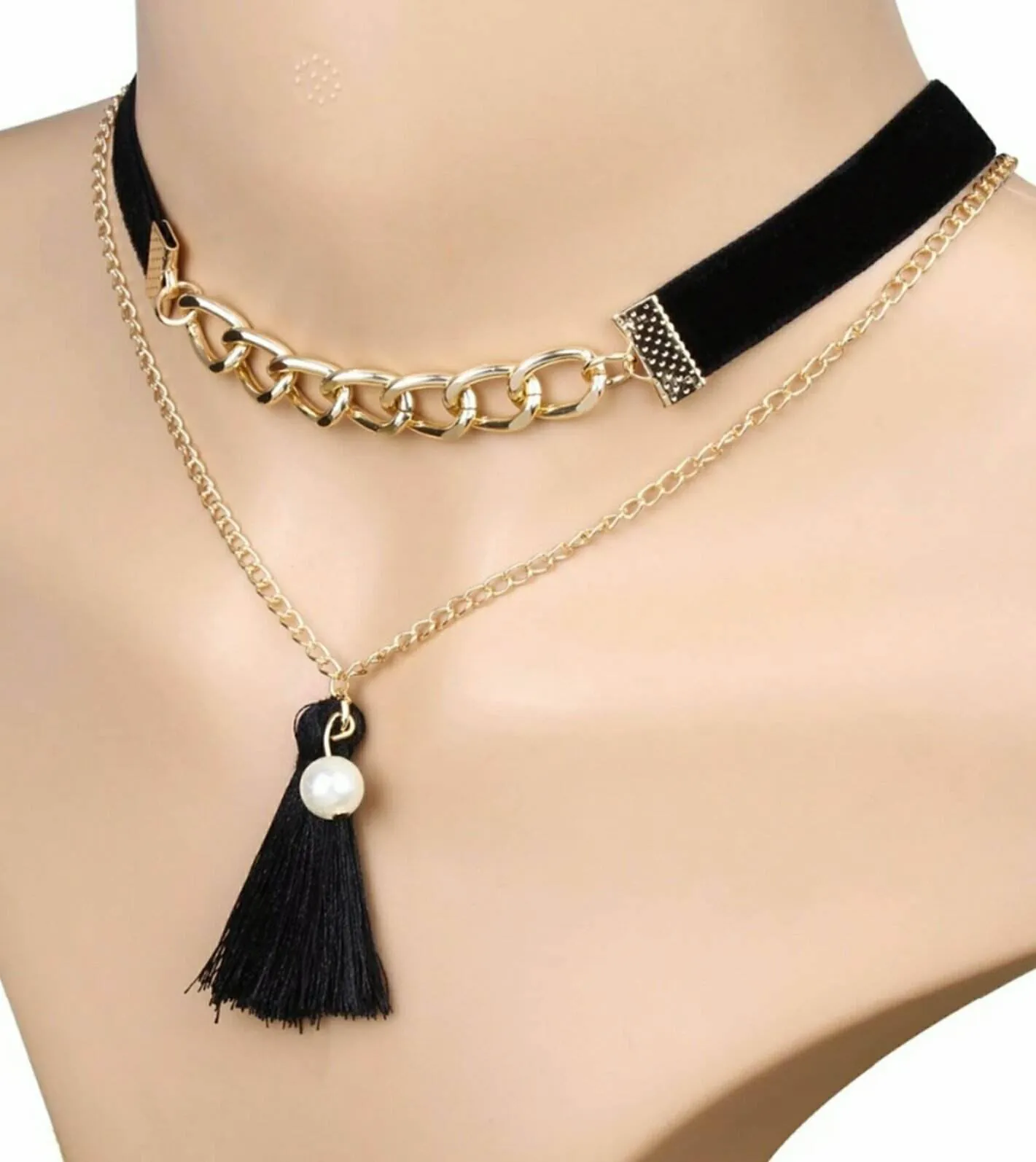 Bijoux Velvet Tassel Choker