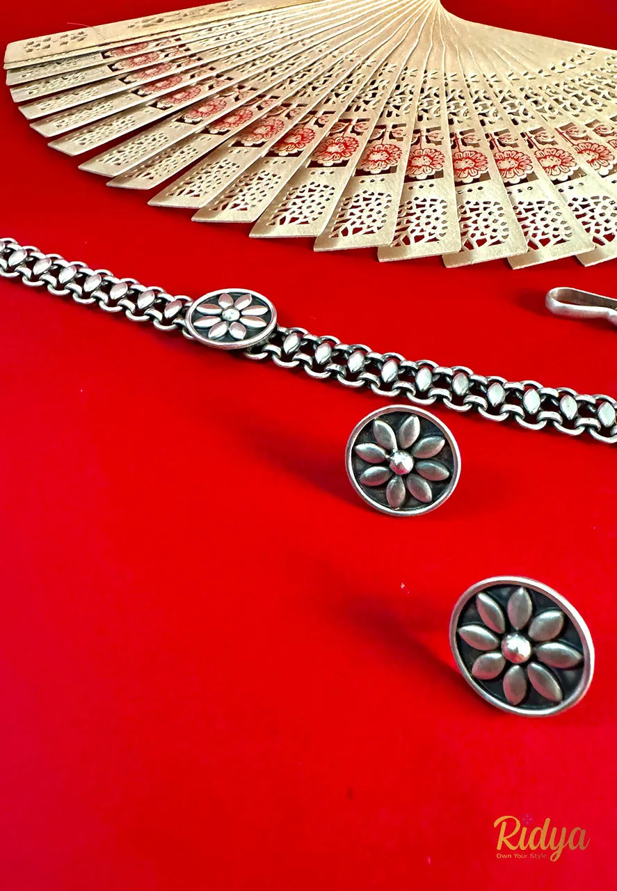 Floral Coin Timeless Choker Necklace and Studs Set