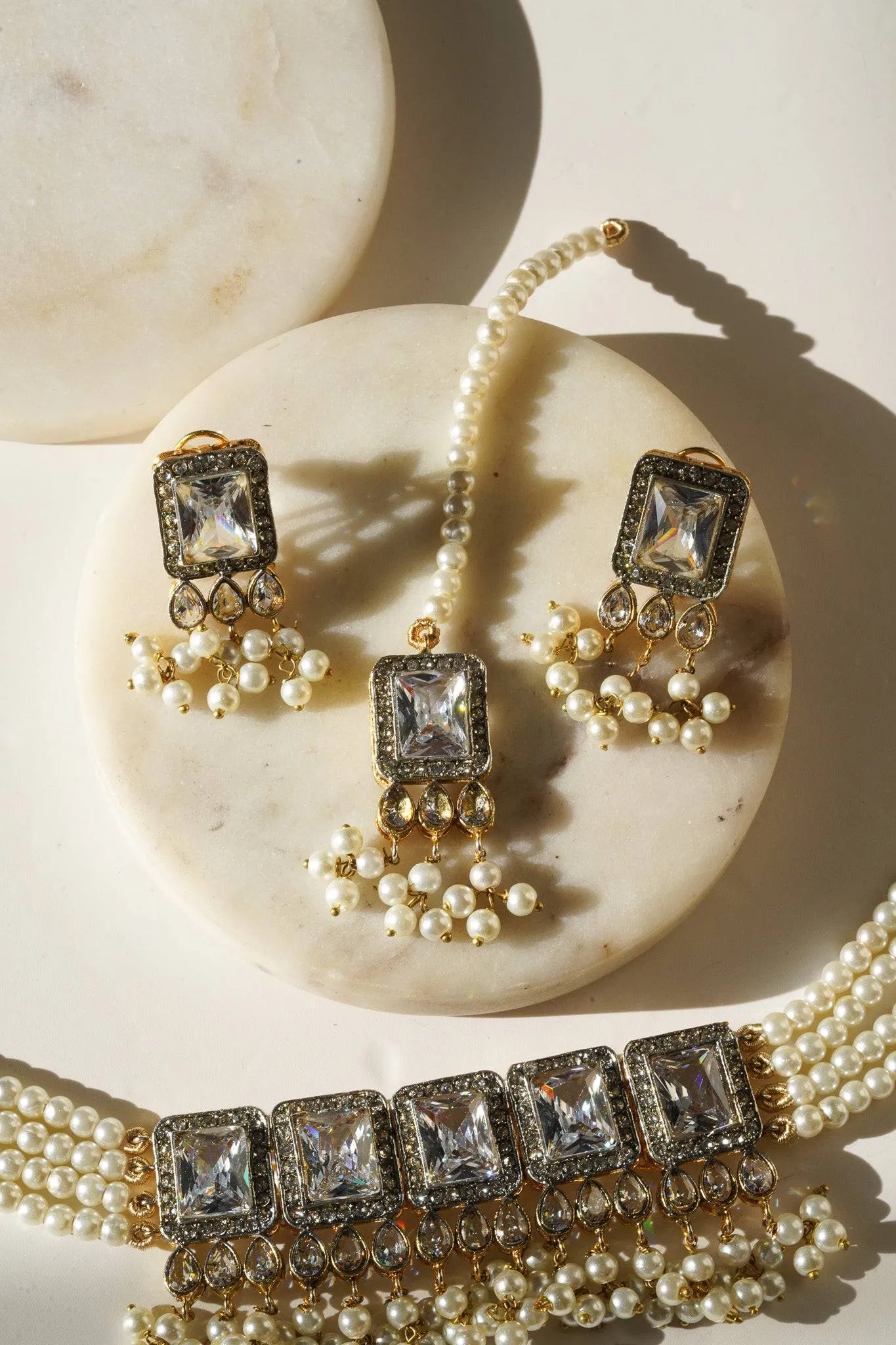 Jahanara - Choker Necklace Set With Earrings & Maang Tikka