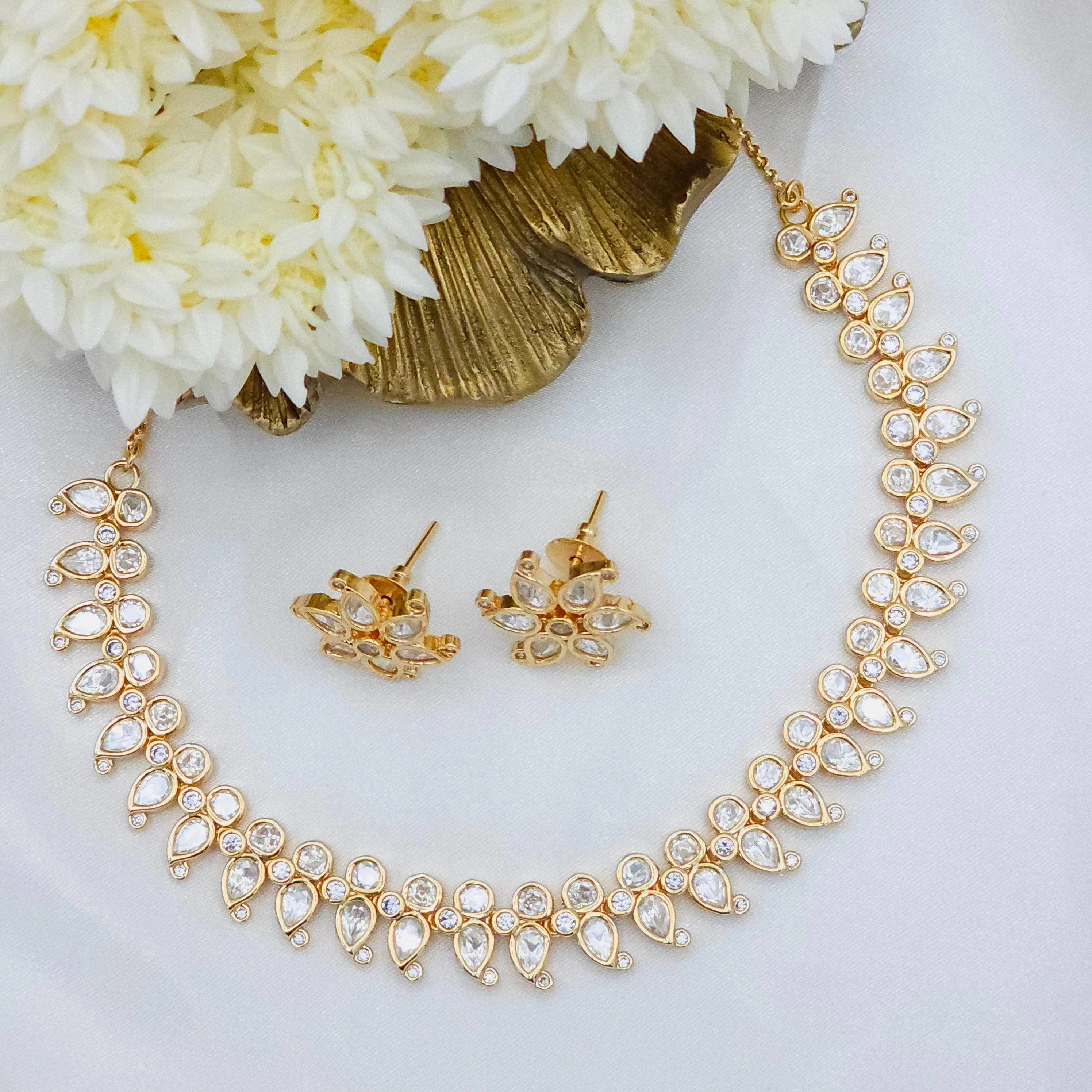 Nia Uncut Kundan Choker Necklace Set