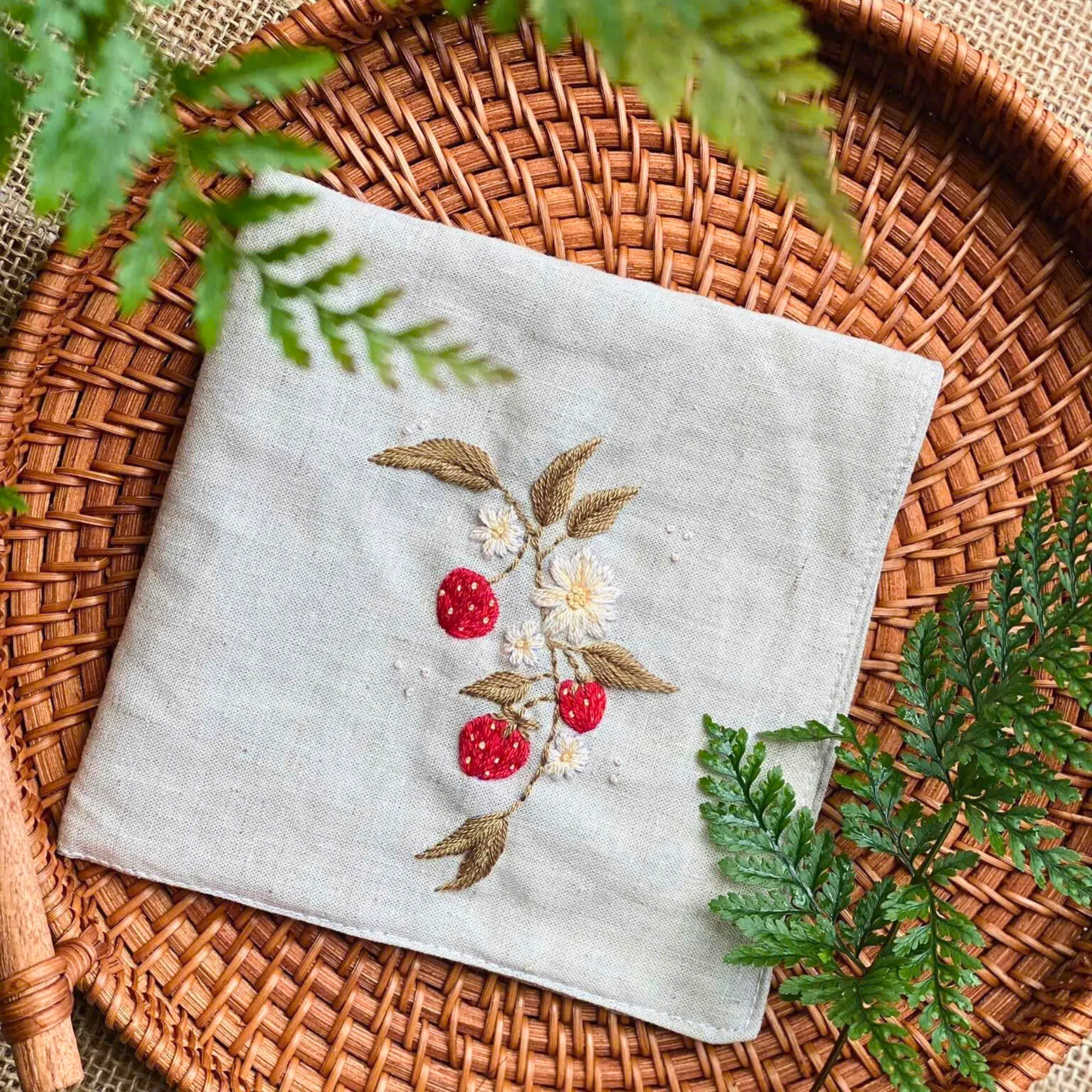 Personalized Embroidered Handkerchief, Floral Hand Embroidery, Custom Handkerchief, Gift for Mom, Wedding Handkerchief