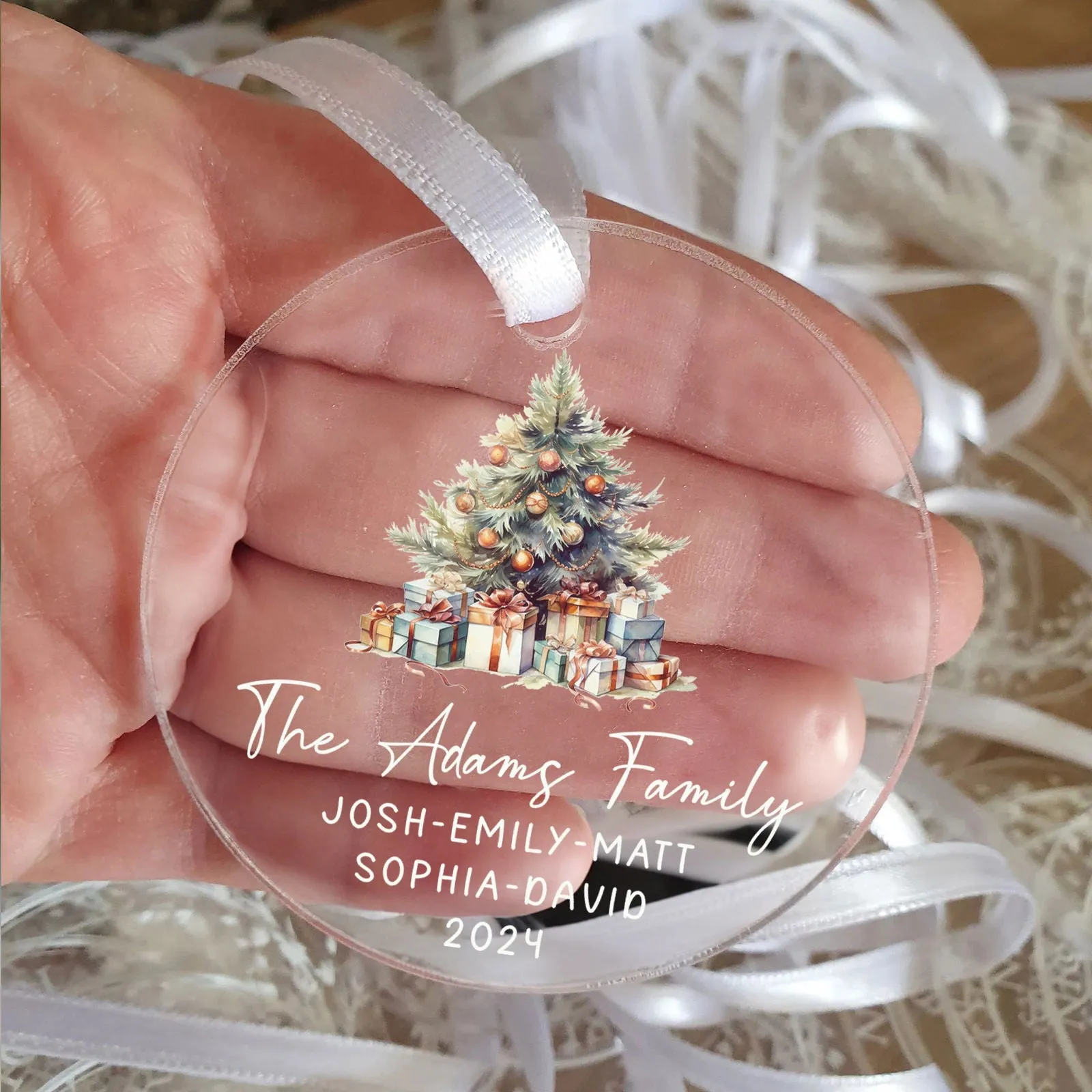 Personalized Family Christmas Ornament 2024 – Custom Family & Pet Ornament AV03-11