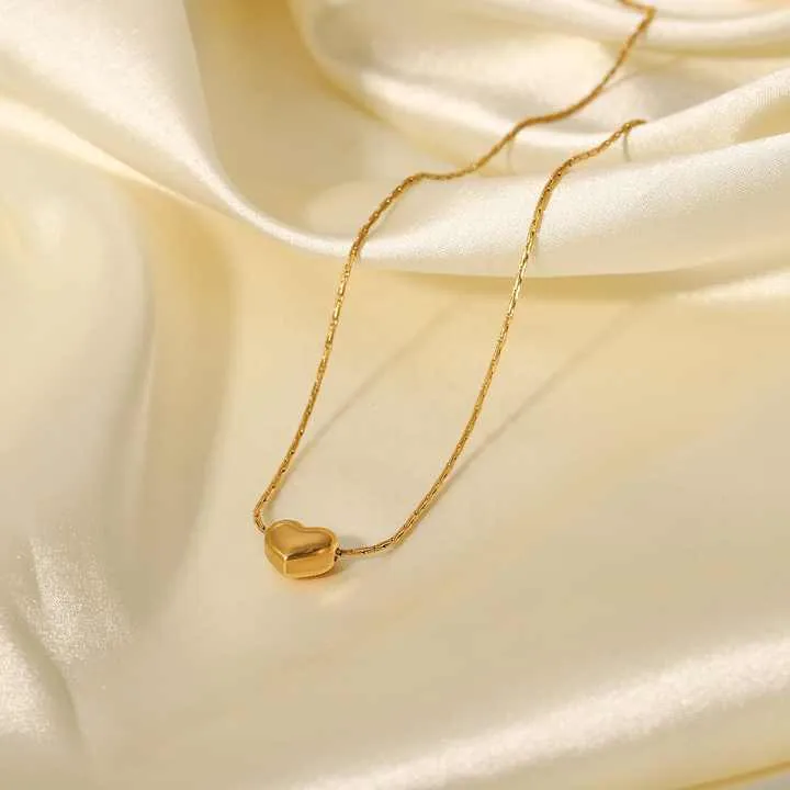 PVD Gold Plated Heart -قلادة على شكل قلب
