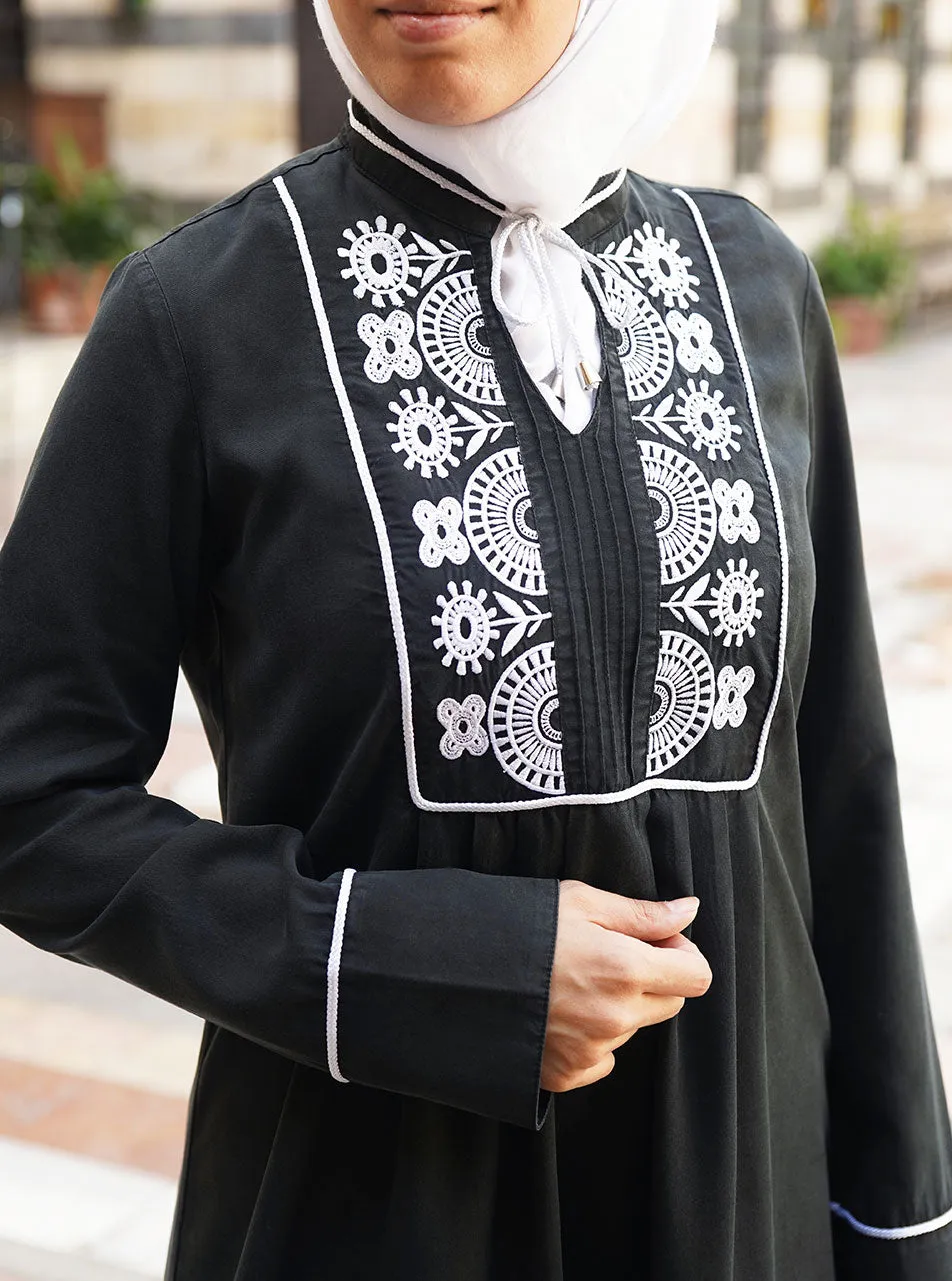 Qudsiyya Embroidered Top