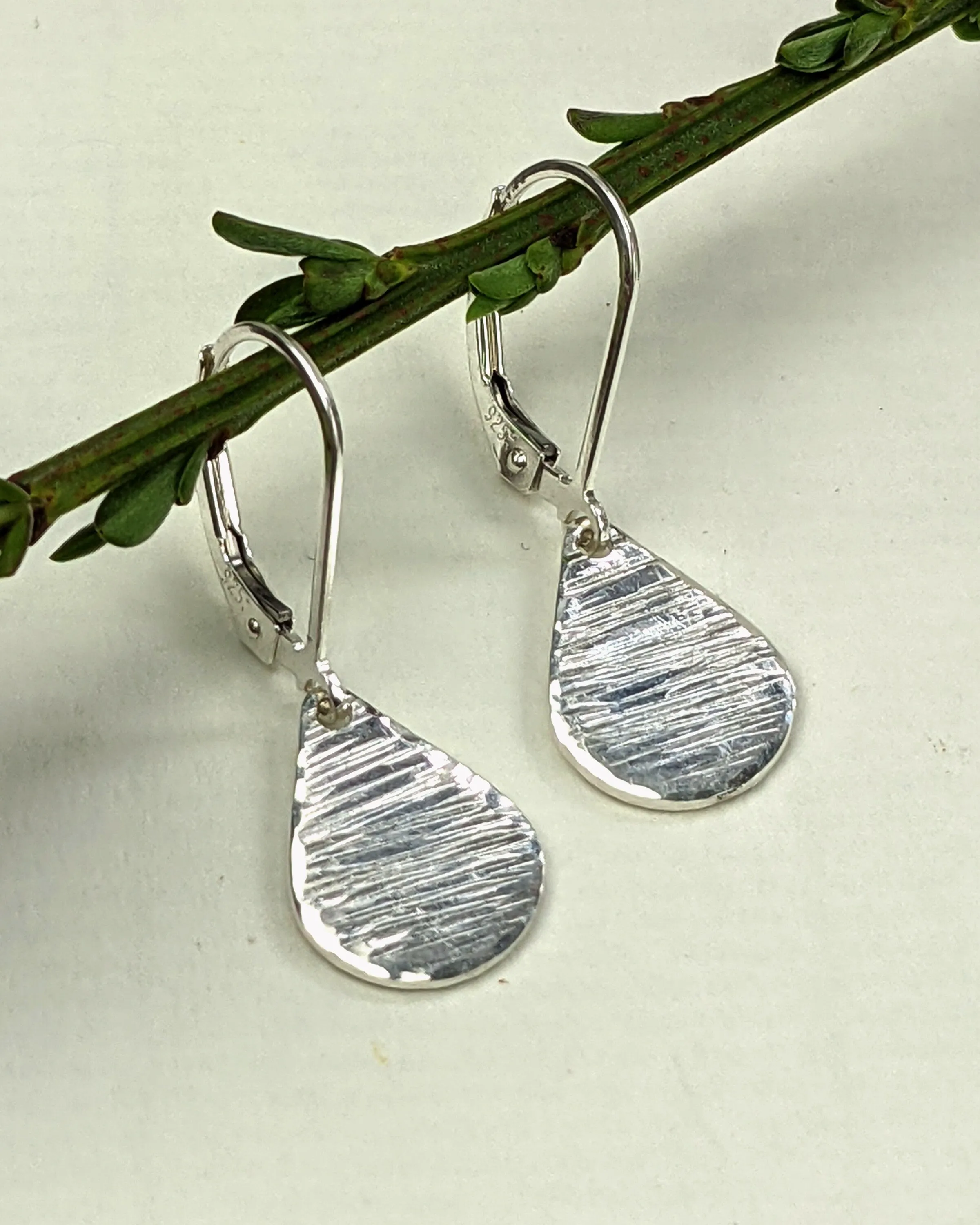 Simple silver hammered teardrop earrings, dainty dangling earrings, minimalist jewellery