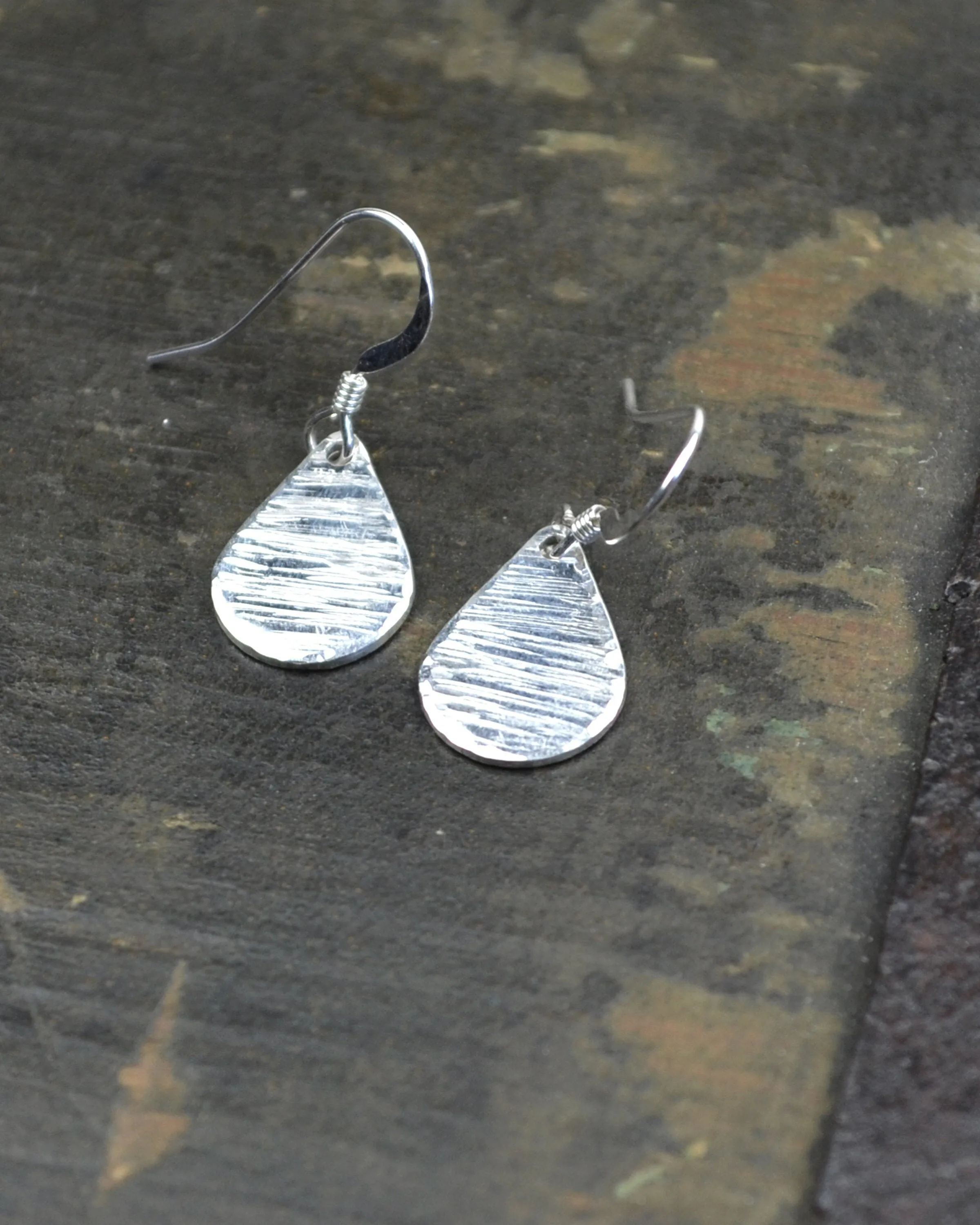 Simple silver hammered teardrop earrings, dainty dangling earrings, minimalist jewellery