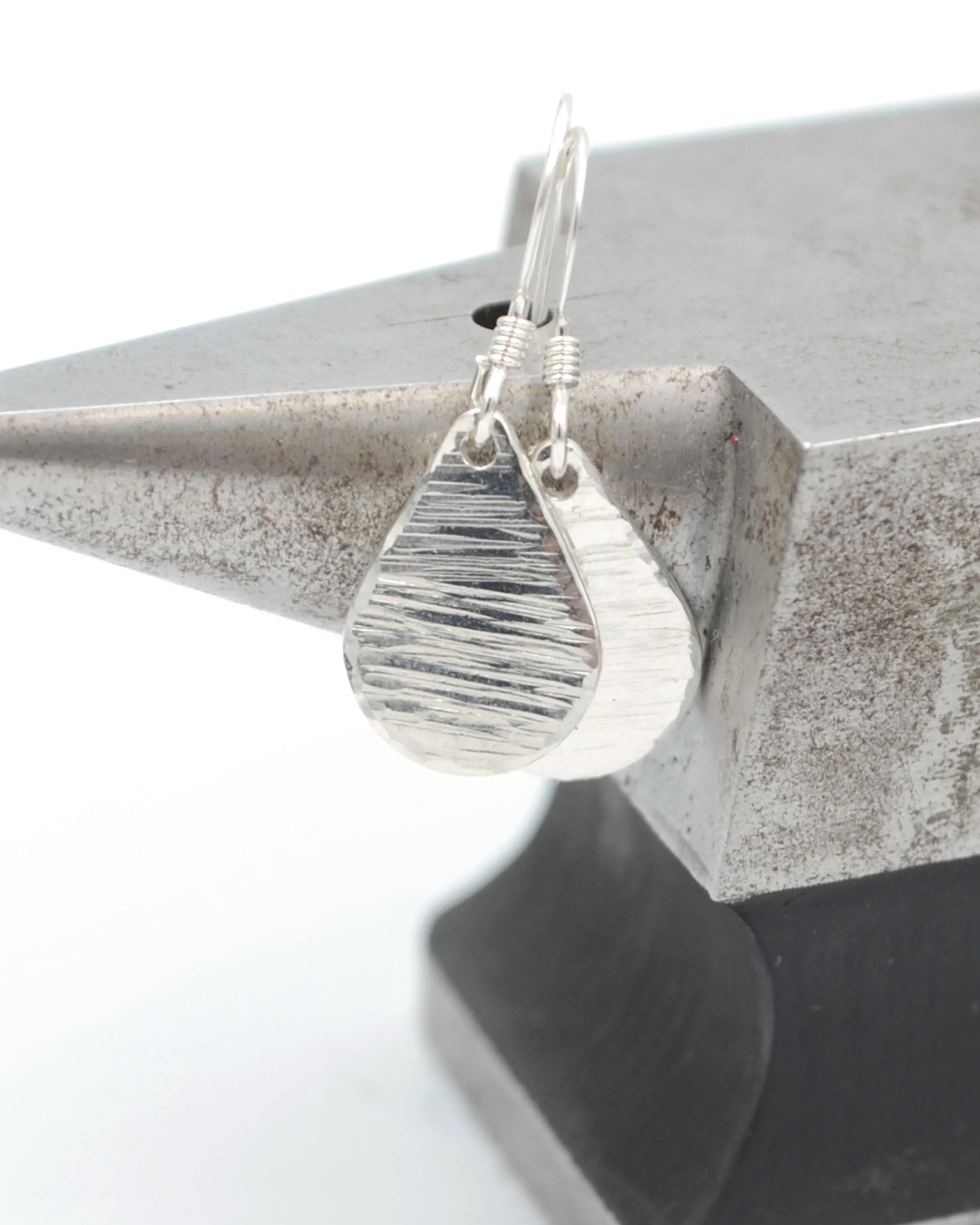 Simple silver hammered teardrop earrings, dainty dangling earrings, minimalist jewellery