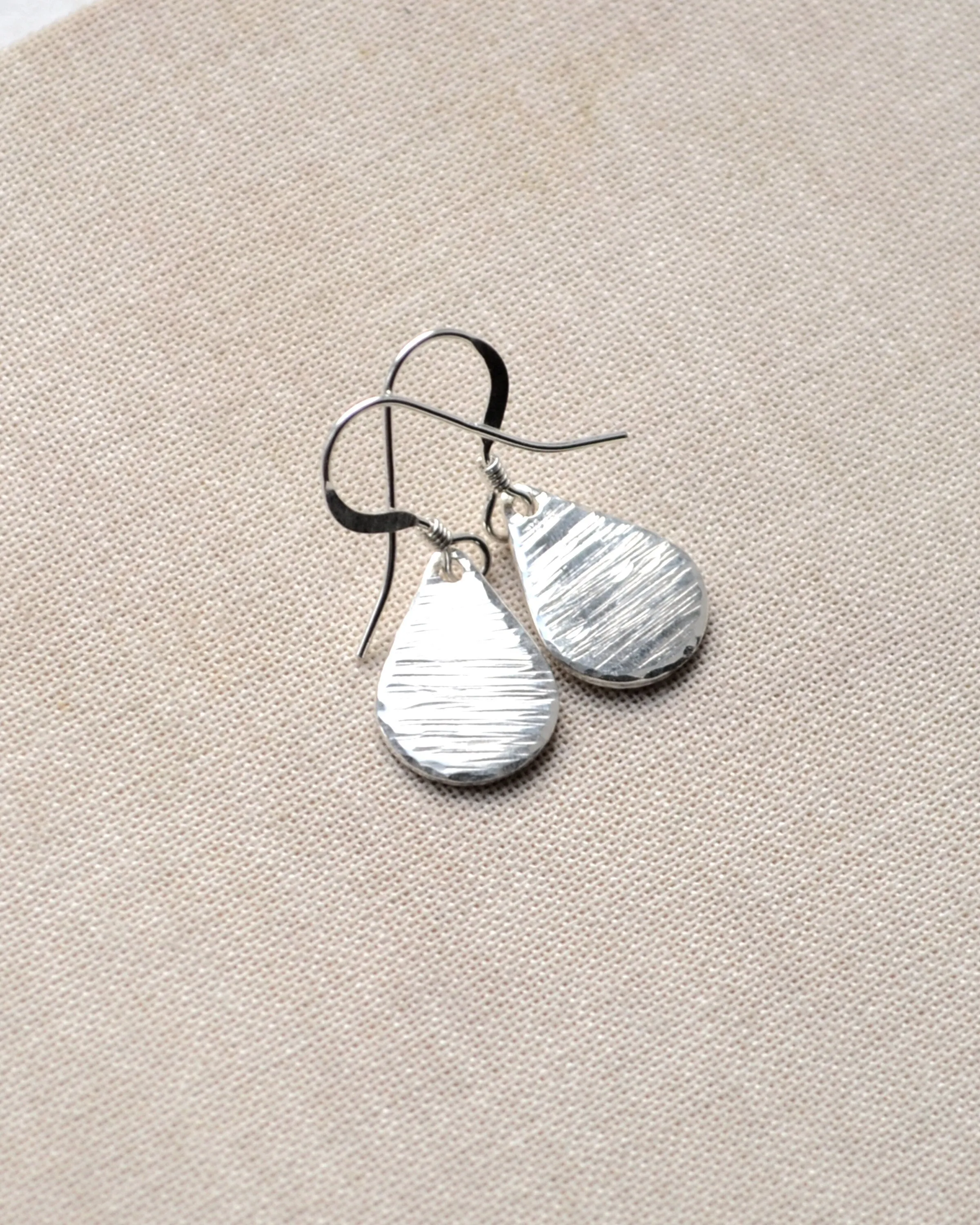 Simple silver hammered teardrop earrings, dainty dangling earrings, minimalist jewellery