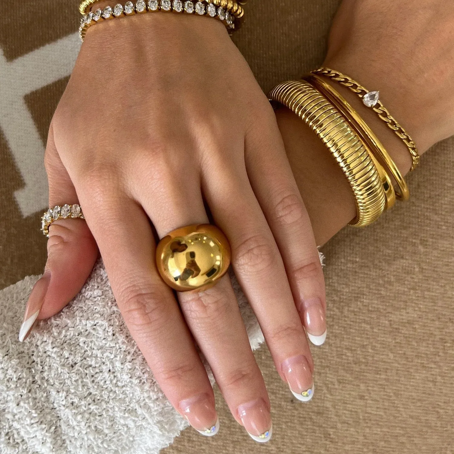 Skylar Pear Chain Bracelet Gold